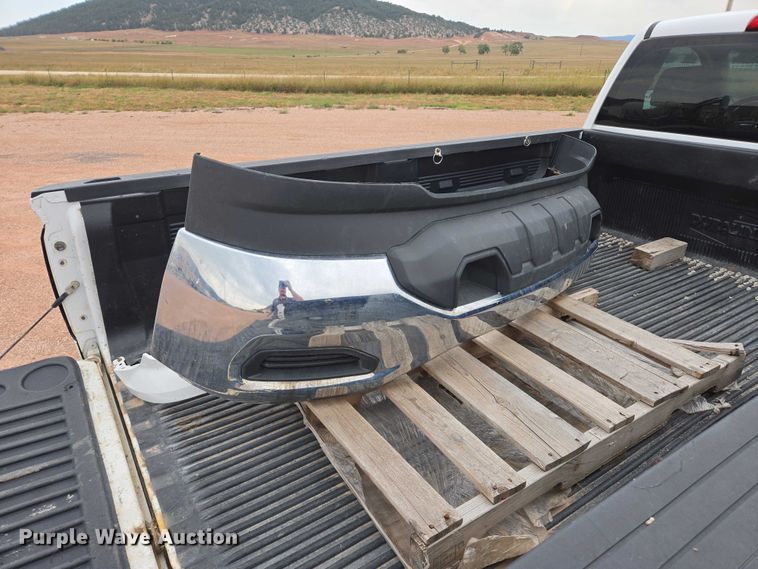 image for item DY1223 2016 GMC Sierra pickup truck