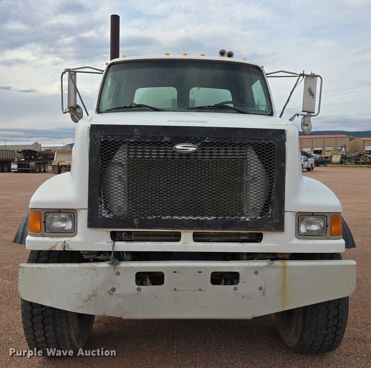 image for item DY1226 2003 Sterling Truck L9500 ready mix truck