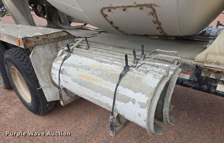 image for item DY1226 2003 Sterling Truck L9500 ready mix truck