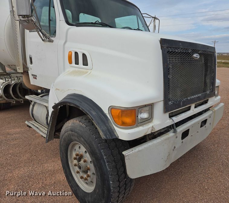 image for item DY1226 2003 Sterling Truck L9500 ready mix truck