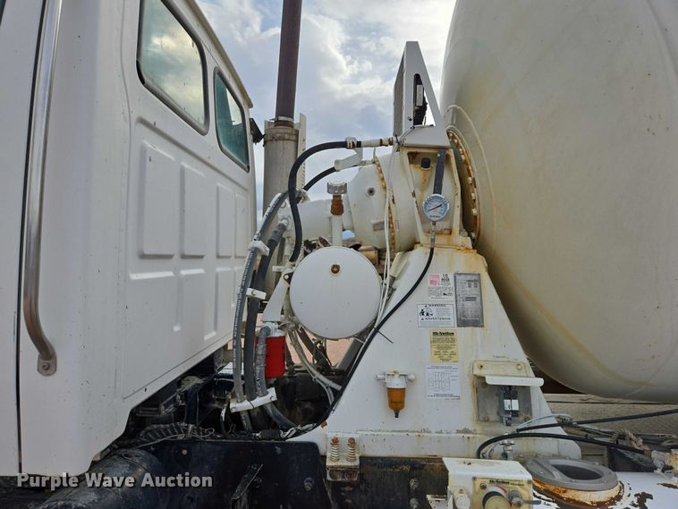 image for item DY1226 2003 Sterling Truck L9500 ready mix truck
