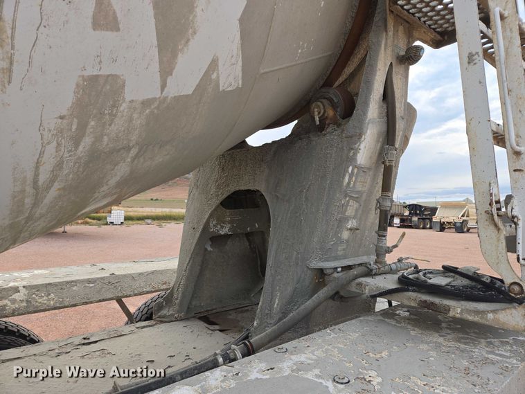 image for item DY1226 2003 Sterling Truck L9500 ready mix truck