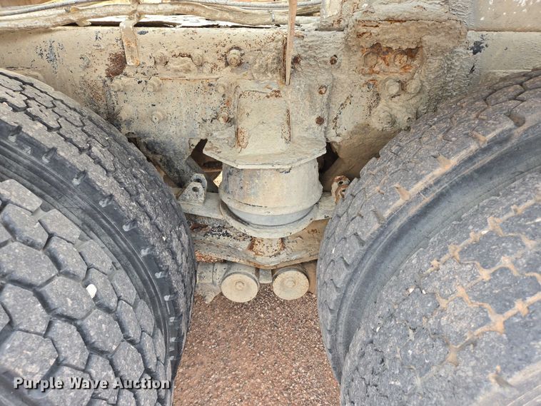 image for item DY1226 2003 Sterling Truck L9500 ready mix truck