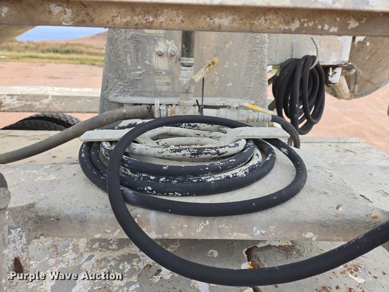 image for item DY1226 2003 Sterling Truck L9500 ready mix truck