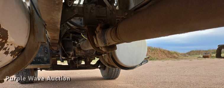 image for item DY1226 2003 Sterling Truck L9500 ready mix truck