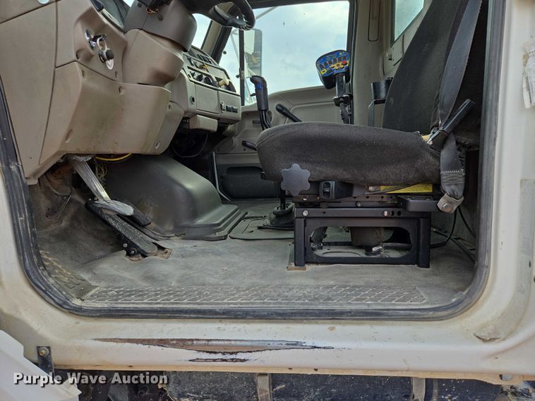 image for item DY1226 2003 Sterling Truck L9500 ready mix truck