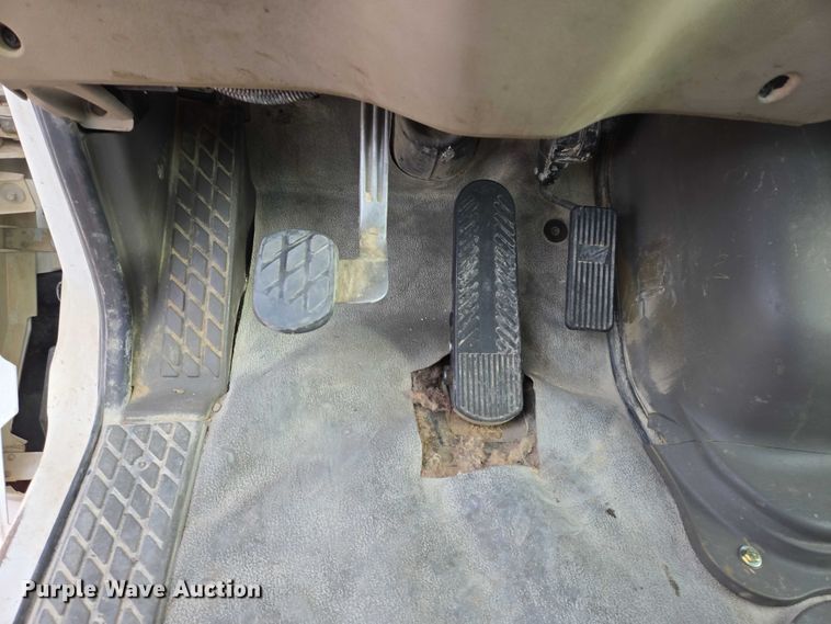 image for item DY1226 2003 Sterling Truck L9500 ready mix truck