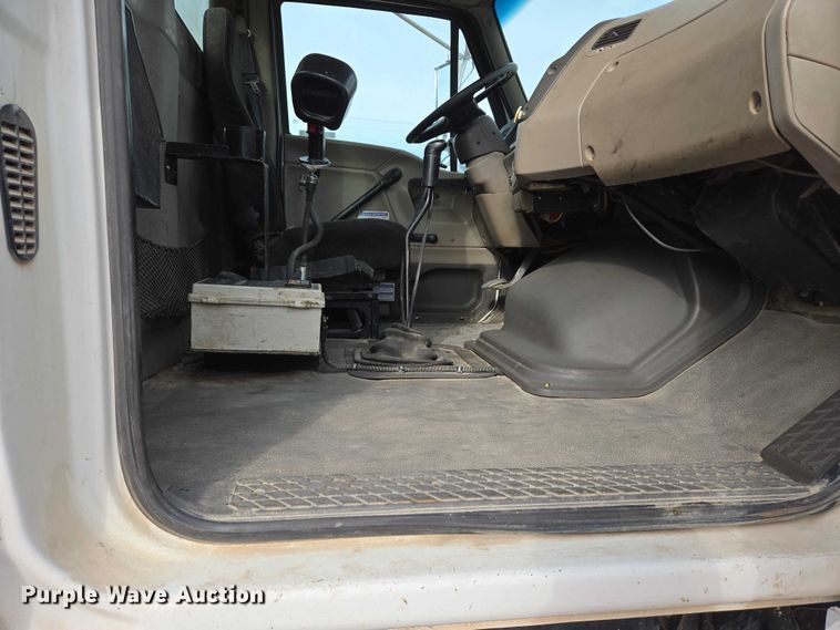 image for item DY1226 2003 Sterling Truck L9500 ready mix truck