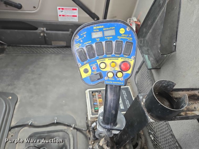 image for item DY1226 2003 Sterling Truck L9500 ready mix truck