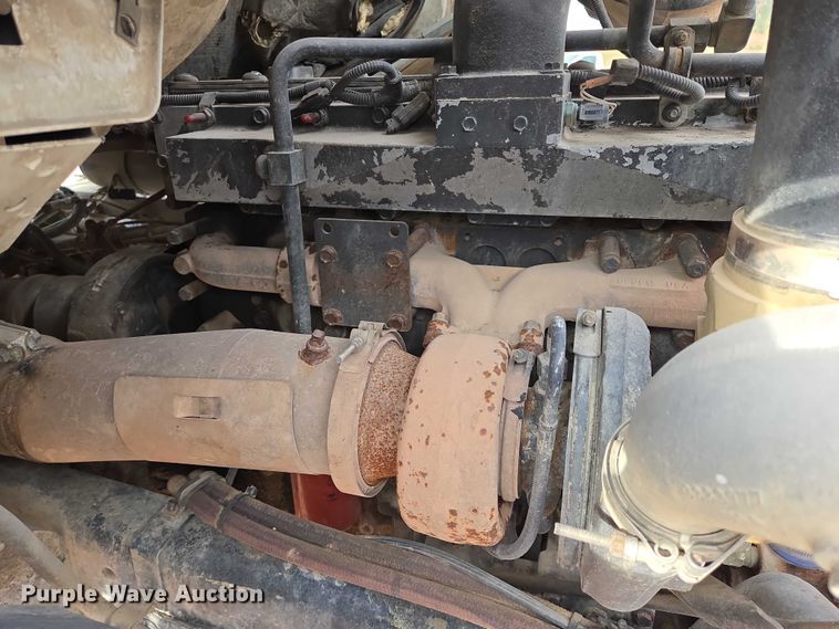 image for item DY1226 2003 Sterling Truck L9500 ready mix truck