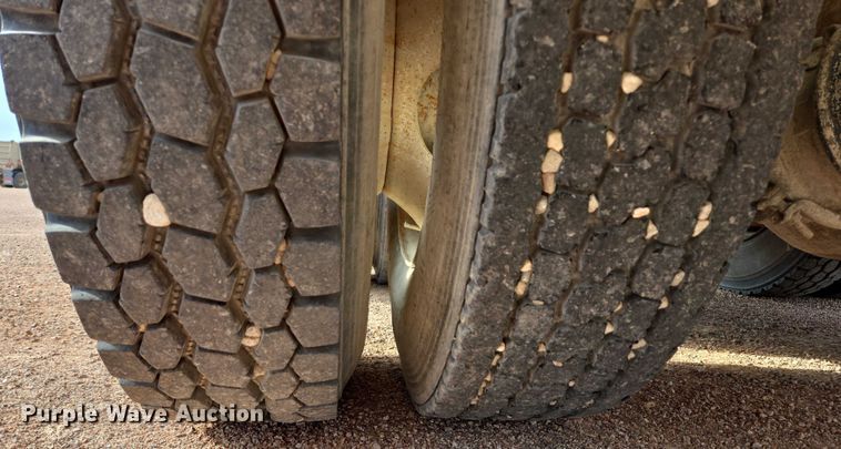 image for item DY1226 2003 Sterling Truck L9500 ready mix truck