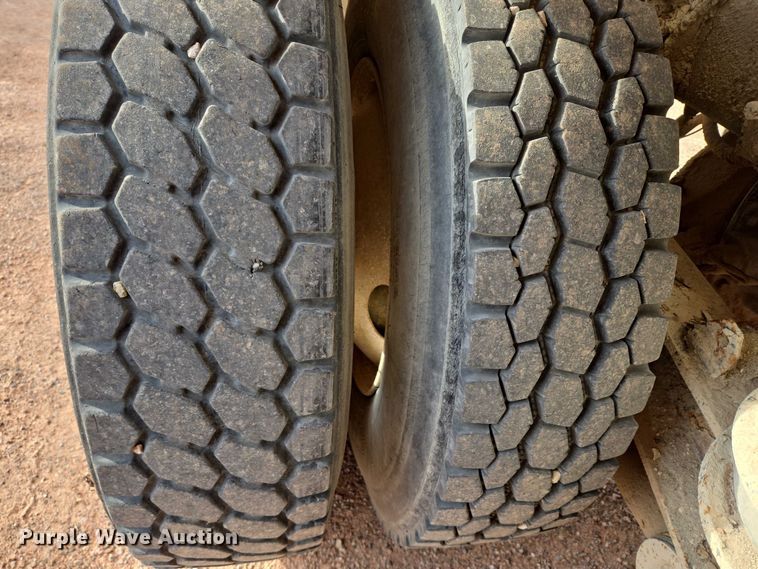 image for item DY1226 2003 Sterling Truck L9500 ready mix truck