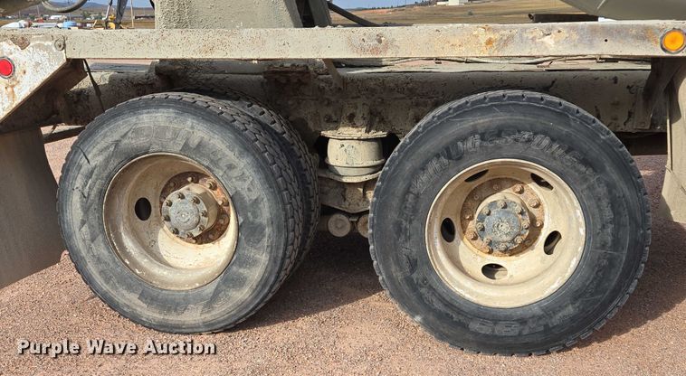 image for item DY1226 2003 Sterling Truck L9500 ready mix truck