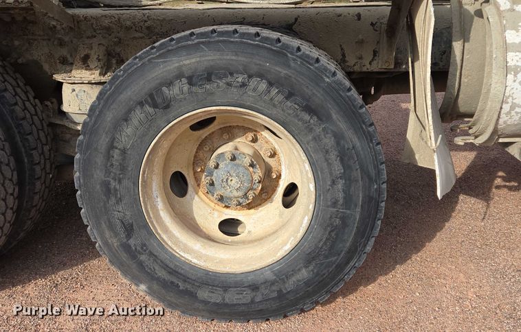 image for item DY1226 2003 Sterling Truck L9500 ready mix truck