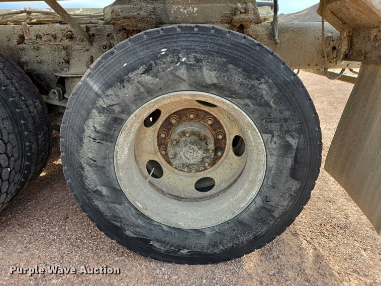 image for item DY1226 2003 Sterling Truck L9500 ready mix truck