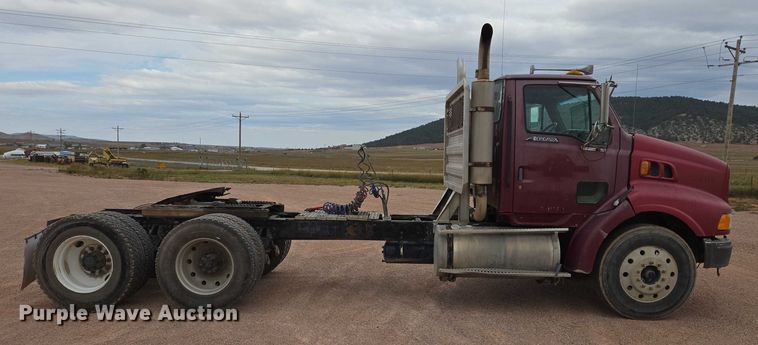 image for item DY1227 1997 Ford Areomax semi truck