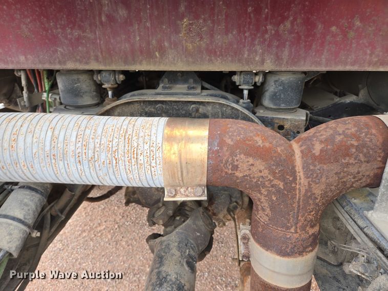 image for item DY1227 1997 Ford Areomax semi truck