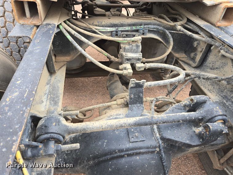 image for item DY1227 1997 Ford Areomax semi truck