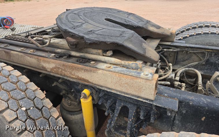 image for item DY1227 1997 Ford Areomax semi truck