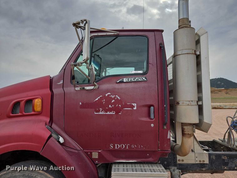 image for item DY1227 1997 Ford Areomax semi truck