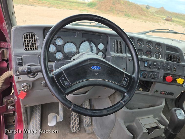 image for item DY1227 1997 Ford Areomax semi truck