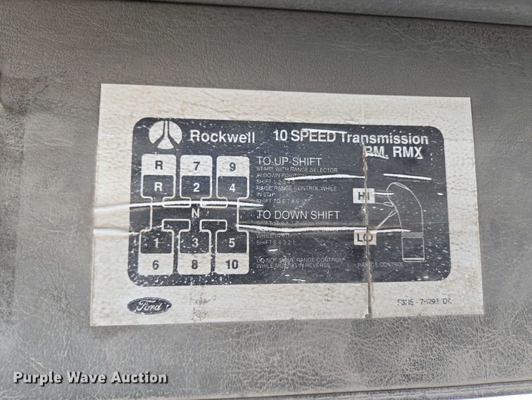 image for item DY1227 1997 Ford Areomax semi truck