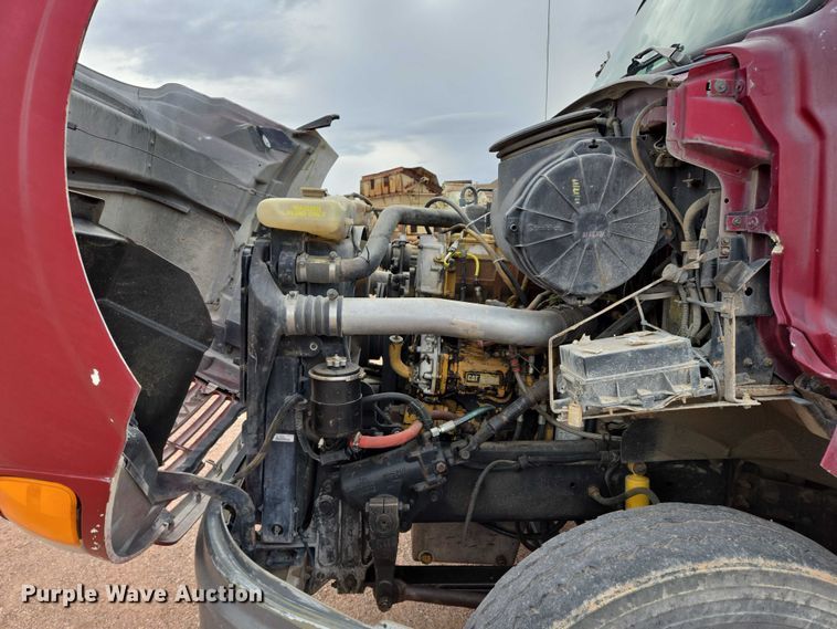 image for item DY1227 1997 Ford Areomax semi truck