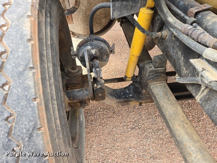 image for item DY1227 1997 Ford Areomax semi truck