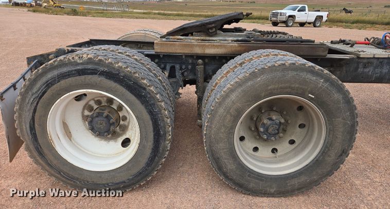 image for item DY1227 1997 Ford Areomax semi truck