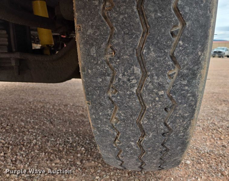 image for item DY1227 1997 Ford Areomax semi truck