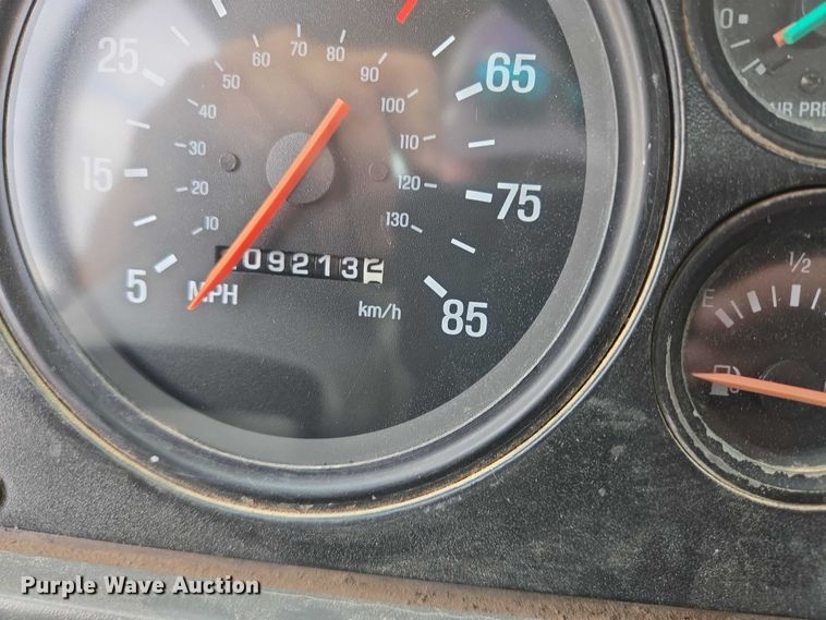 image for item DY1227 1997 Ford Areomax semi truck