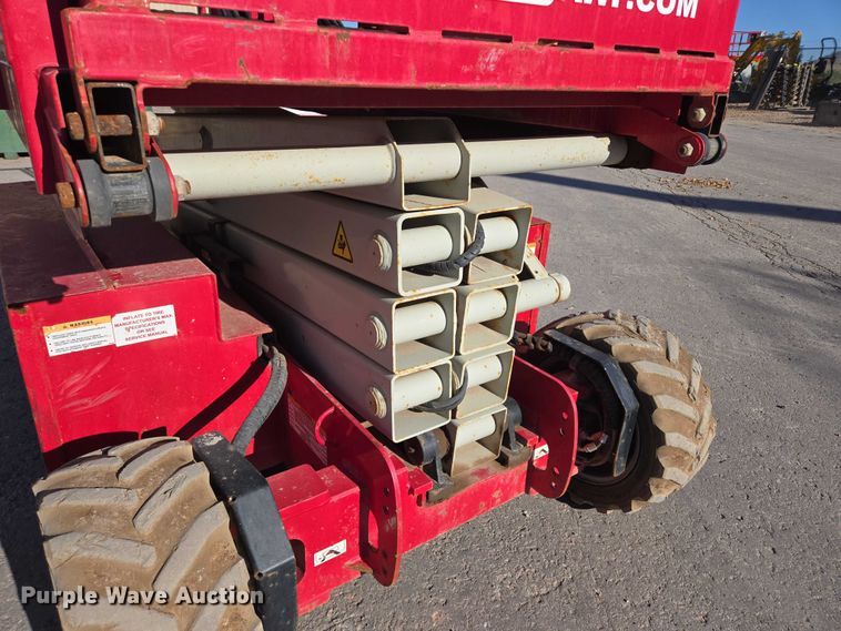 image for item DY1266 2017 MEC Crossover 2659 ERT scissor lift