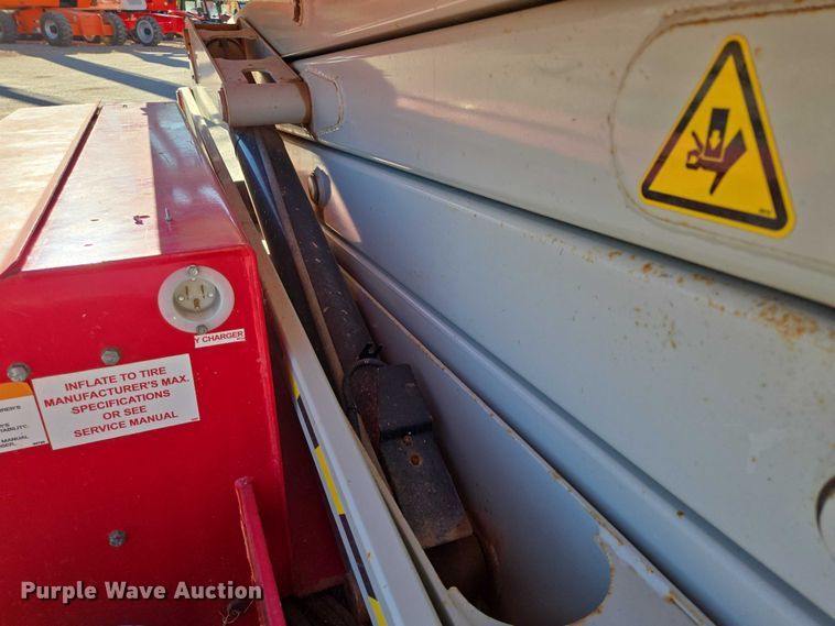 image for item DY1266 2017 MEC Crossover 2659 ERT scissor lift