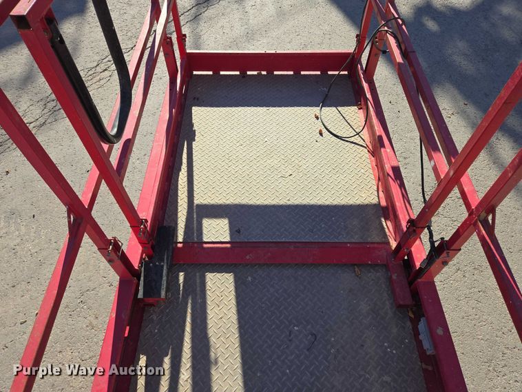 image for item DY1266 2017 MEC Crossover 2659 ERT scissor lift