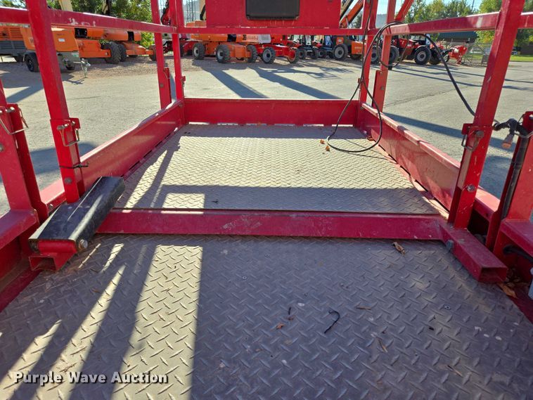 image for item DY1266 2017 MEC Crossover 2659 ERT scissor lift