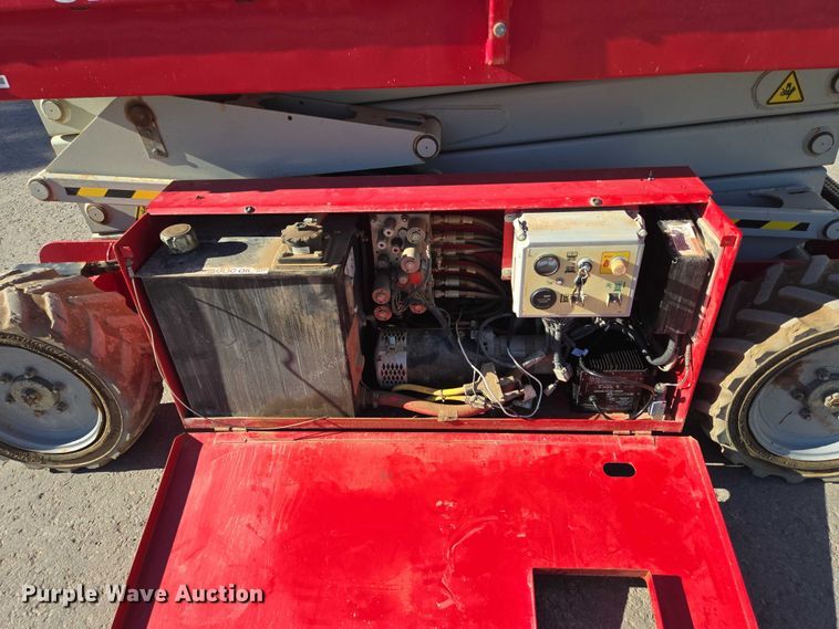 image for item DY1266 2017 MEC Crossover 2659 ERT scissor lift