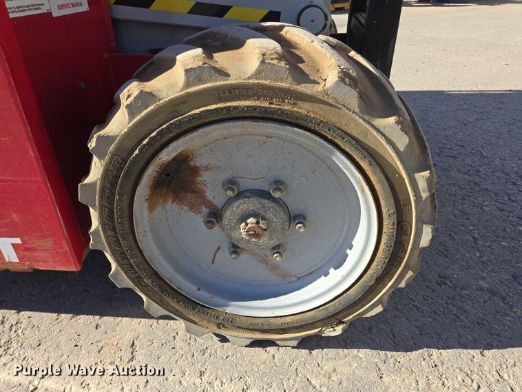 image for item DY1266 2017 MEC Crossover 2659 ERT scissor lift