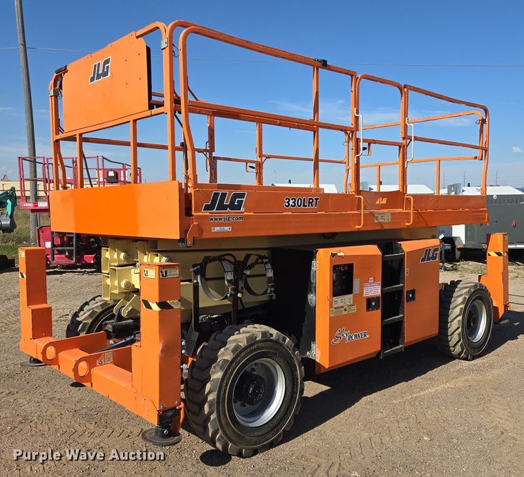 image for item DY1285 2018 JLG 330LRT scissor lift