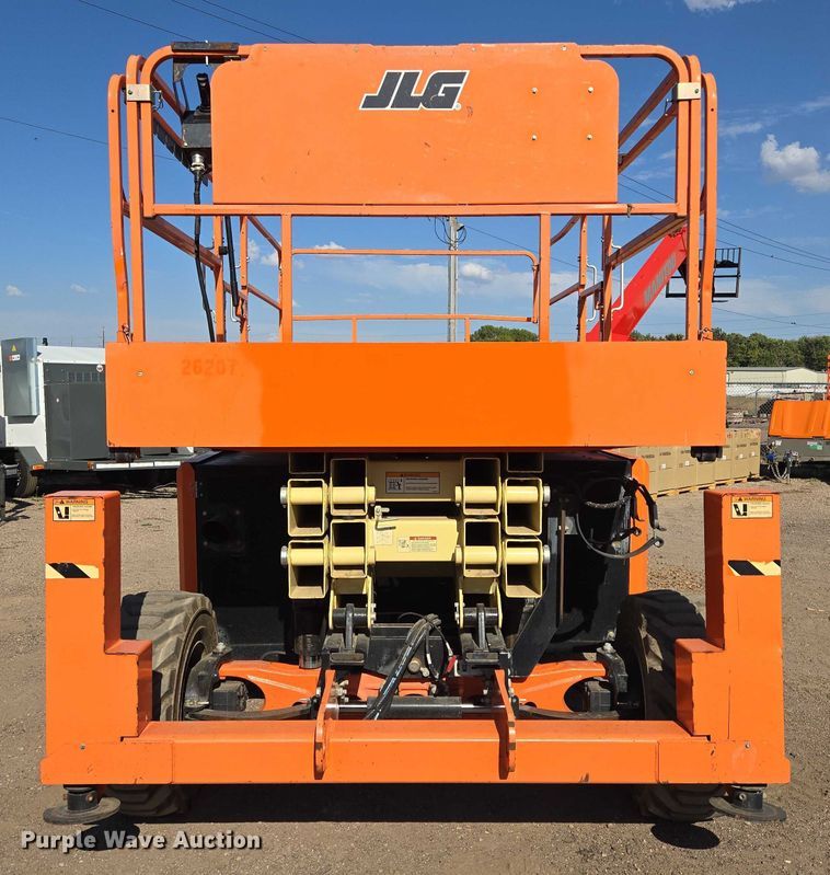 image for item DY1285 2018 JLG 330LRT scissor lift