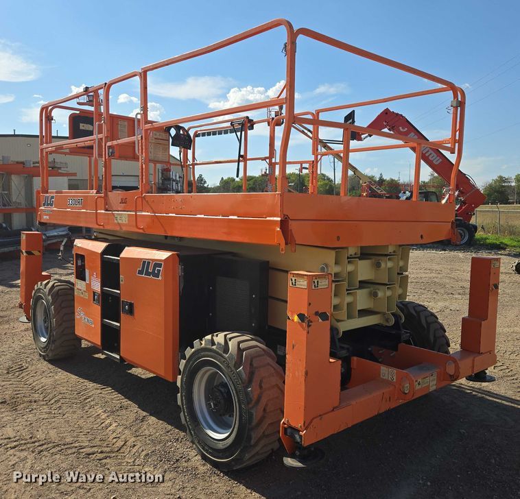 image for item DY1285 2018 JLG 330LRT scissor lift