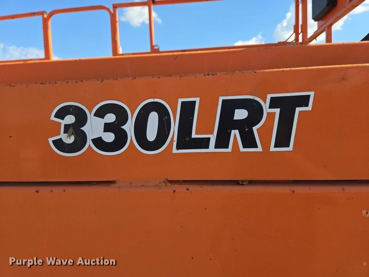 image for item DY1285 2018 JLG 330LRT scissor lift