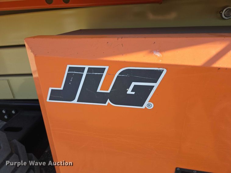 image for item DY1285 2018 JLG 330LRT scissor lift