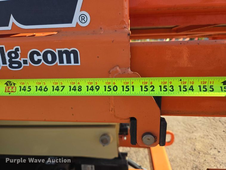 image for item DY1285 2018 JLG 330LRT scissor lift