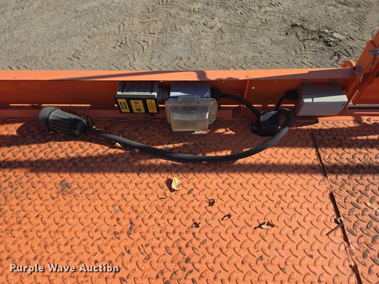 image for item DY1285 2018 JLG 330LRT scissor lift