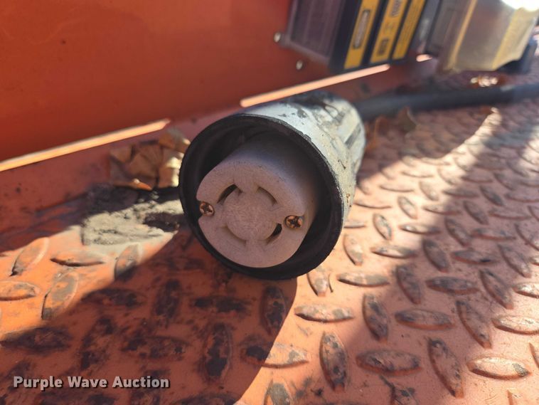 image for item DY1285 2018 JLG 330LRT scissor lift