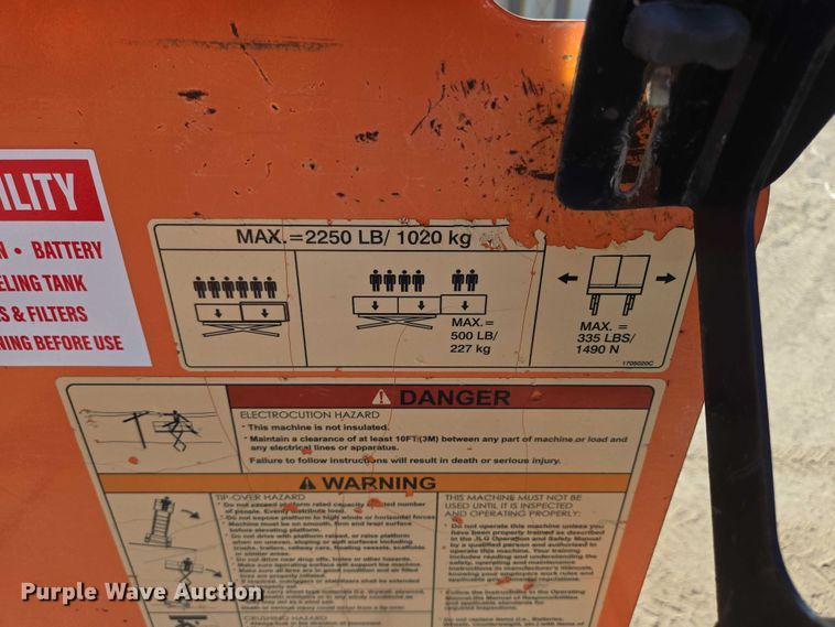 image for item DY1285 2018 JLG 330LRT scissor lift