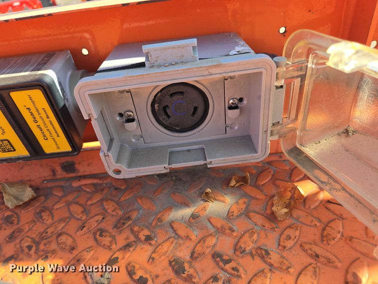 image for item DY1285 2018 JLG 330LRT scissor lift