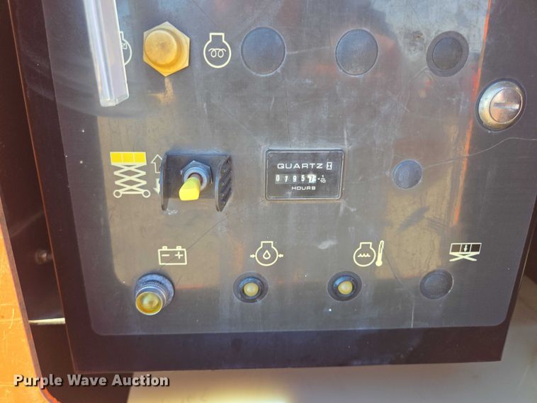 image for item DY1285 2018 JLG 330LRT scissor lift