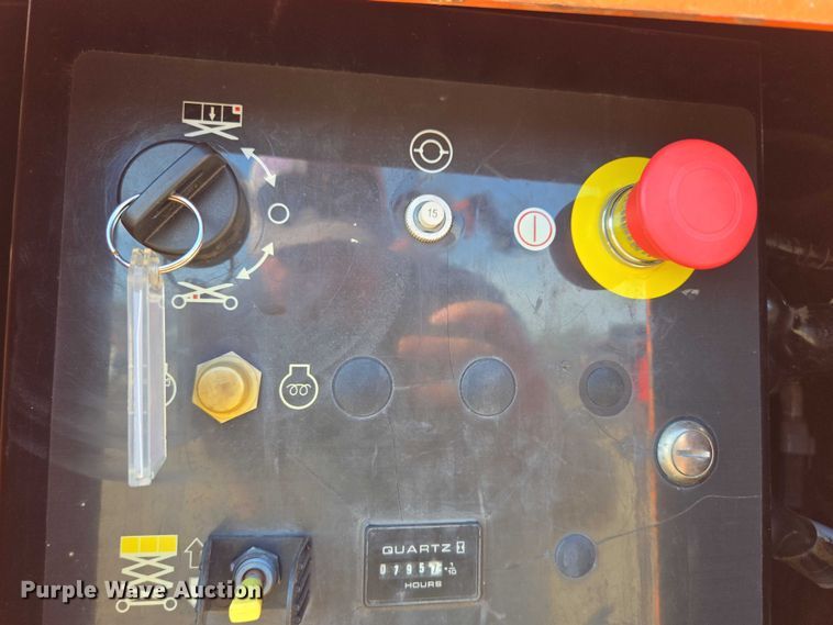 image for item DY1285 2018 JLG 330LRT scissor lift