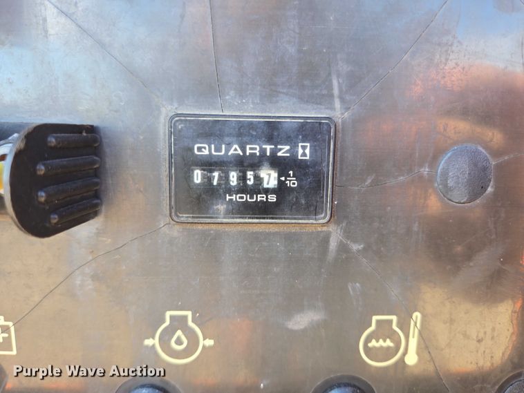 image for item DY1285 2018 JLG 330LRT scissor lift